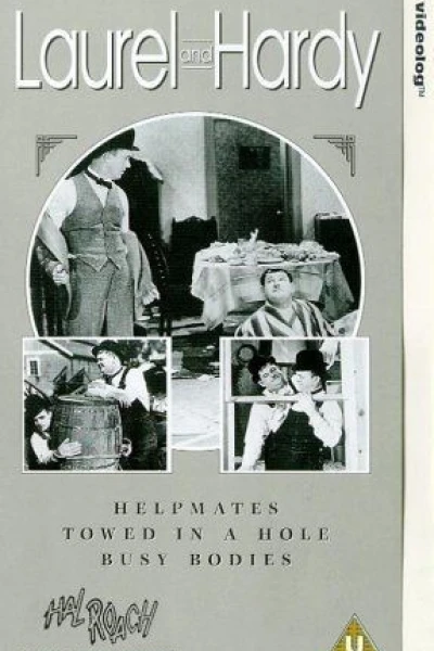 Laurel & Hardy: Towed in a Hole