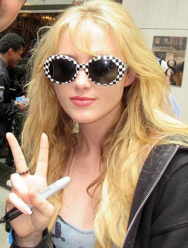 <strong>Kathryn Newton</strong>. Image by greg2600.